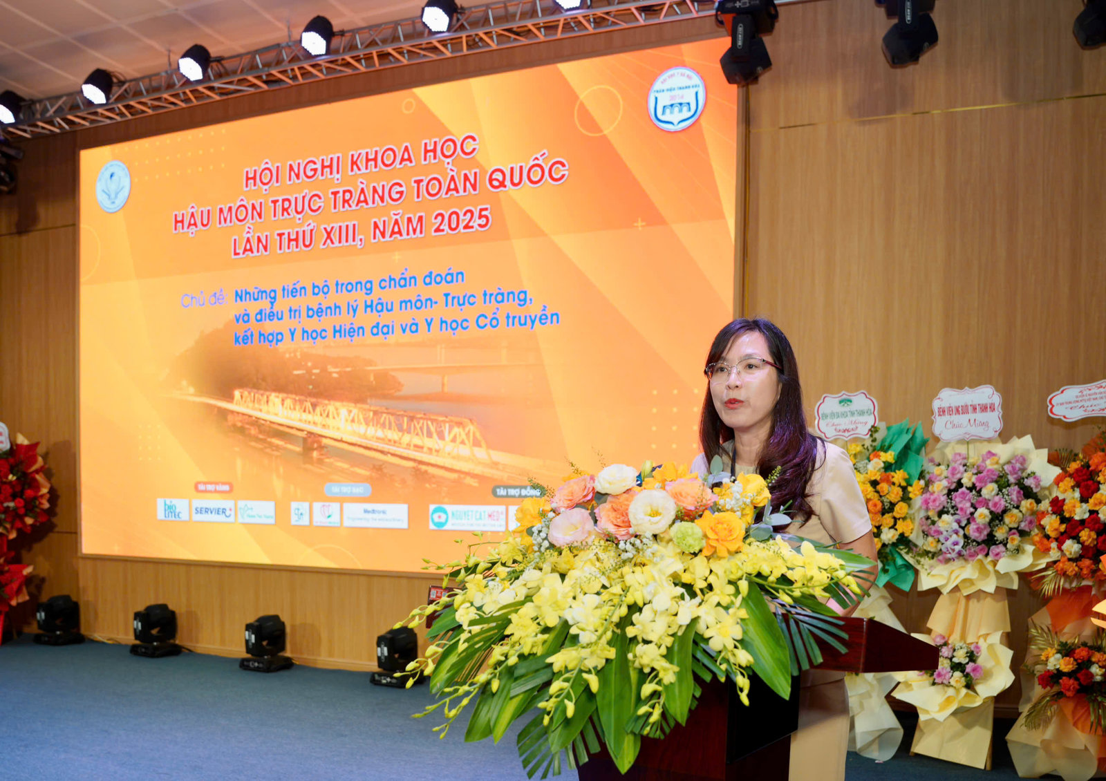 Hình ảnh tin tức Thúc đẩy kết hợp y học cổ truyền và y học hiện đại trong điều trị bệnh trực tràng